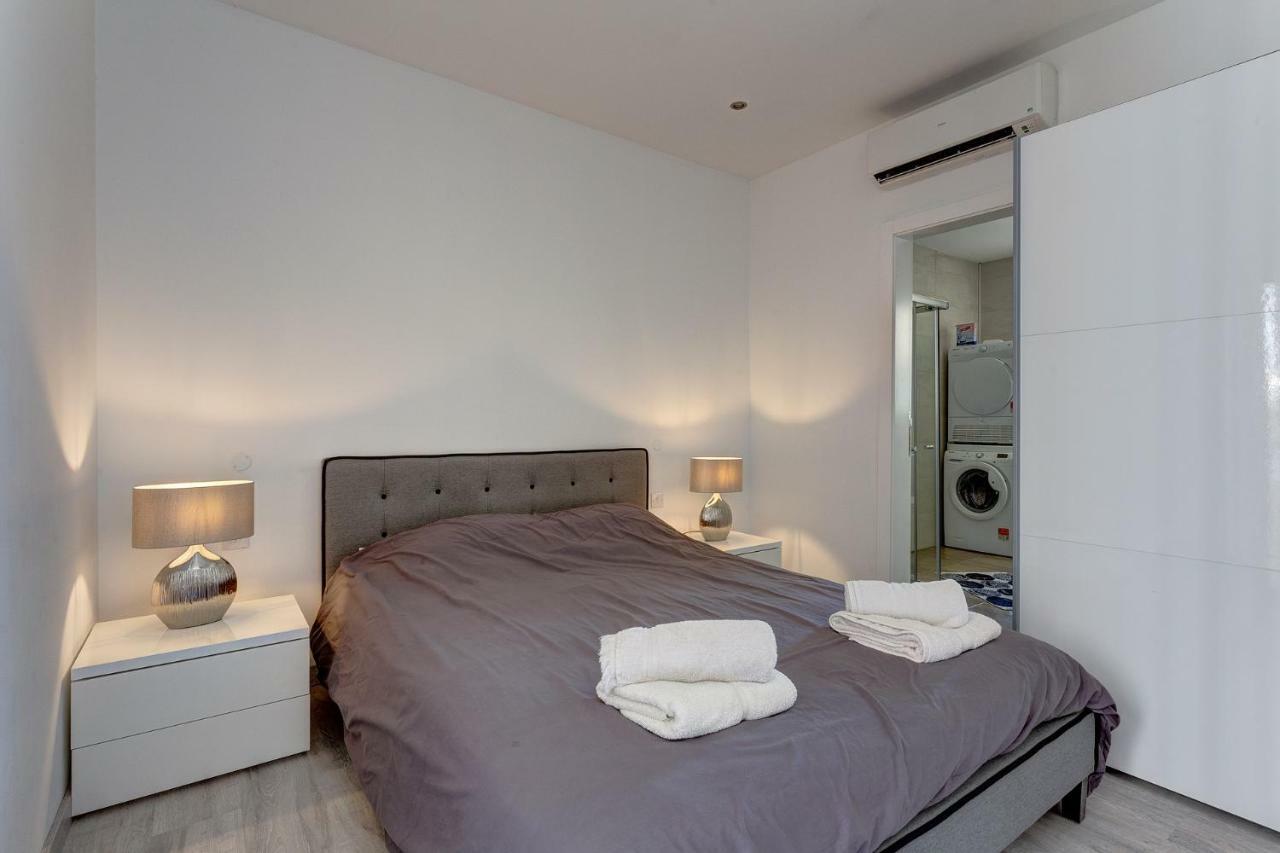 Modern Apartment Just Off The Promenade Слима Екстериор снимка
